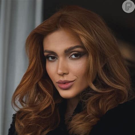 Fernanda Campos .